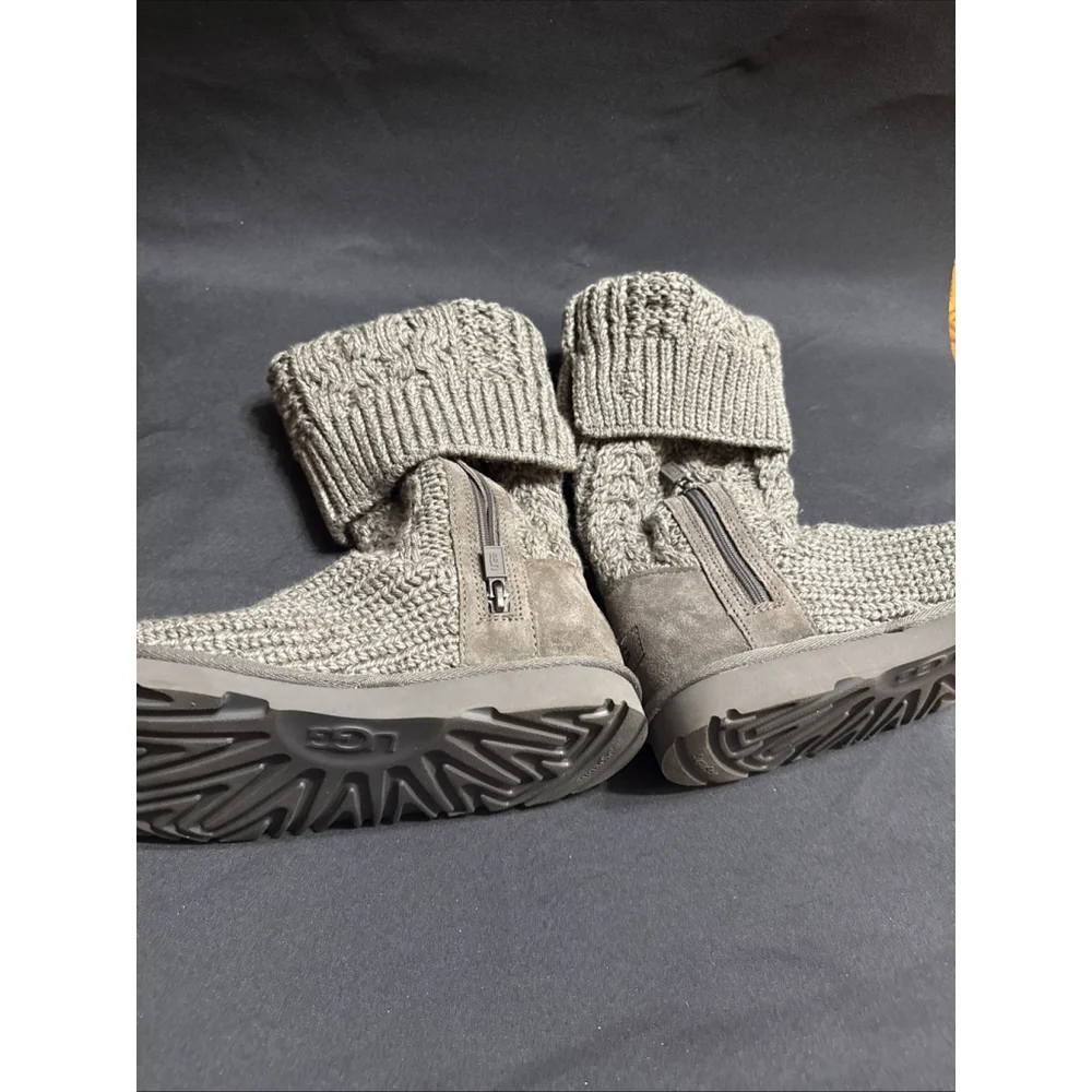 [1146010-GREY] UGG Women's Classic Cardi Cabled Knit Grey Boots Size 5
